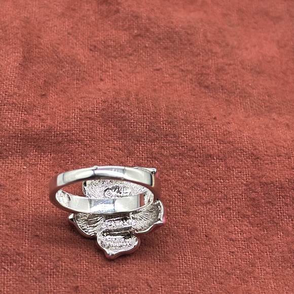 KENNETH JAY LANE FLOWER RING - Picture 5 of 7